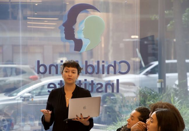 Στηρίζοντας την ψυχική υγεία παιδιών και εφήβων στη Βραζιλία και τη Νότια Αφρική